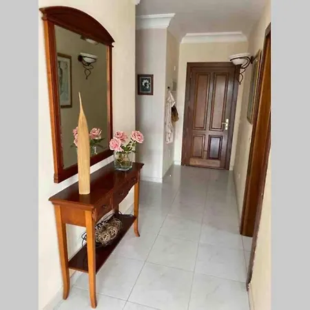 빌라 Isa Sea Views *